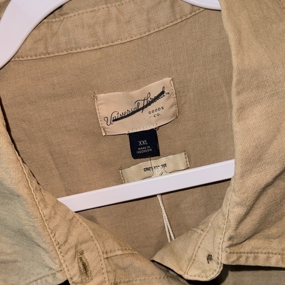 Universal Thread shirt cotton linen blend xxl cropped fit tan khaki pocket front - Picture 3 of 4